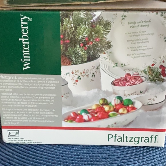 🌿NWOT Pfaltzgraff Winterberry Santa Treat Jar🌿 - Picture 13 of 14